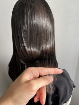 トップヘアー 本店(TOP HAIR)の写真/Aujua取り扱いサロンで髪質を根本から改善!うるツヤ髪を手に入れる髪質改善トリートメントで理想の美しさへ