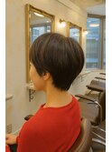 シンプルな大人可愛いブラウンショート