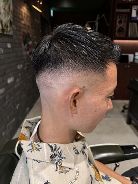 フォーコーナーズカットショップスリーセント 栄(FourCornersCutShop 3/cent) フェザーアップ/クルーカット/ビジネス/大人ビジネス