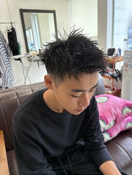 キューカンバー(CUCUMBER) ツイストパーマアップバング