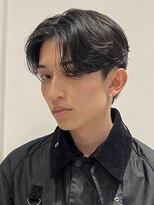 ノイ(noi)&nbsp;センターパートニュアンスパーマ刈り上げツーブロックメンズヘア