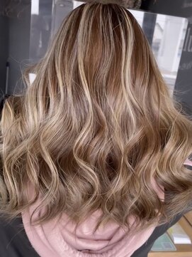 ヘアーデザイン ディードット ウル(D. ulu) 【渡辺秀斗】コントラストハイライト