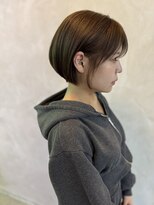 COM【コム】 丸みショートボブ