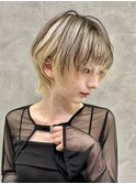 残留しないホワイトブロンド×ハッシュレイヤーカット