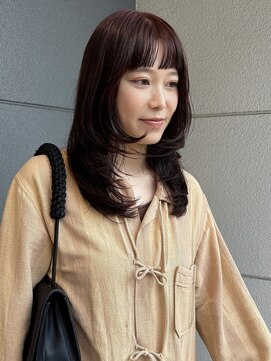 ヘアーアイストゥーレ(HAIR ICI TRE) バーガンディー　バタフライカット　顔まわりカット　レイヤー