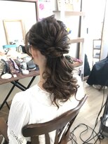 ロカット サロン(Roquat Salon)&nbsp;フェザーロングローポニー【ヘアアレンジ　八王子/立川/立川南】