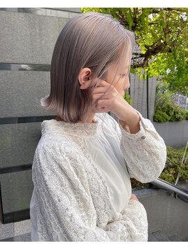 グリンバイアルティナ 八王子店(Grin by artina) ホワイティアッシュ_ぶつ切りボブ_ミルクティアッシュ_2