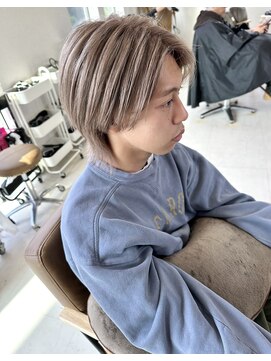 アルーナビューティデザイン ウルフのベージュカラー