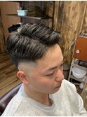 サイドパートスタイル