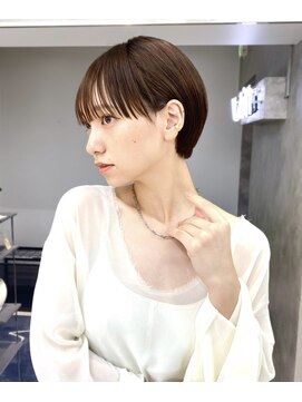 ヴェイン 渋谷(vain) マッシュショート 耳かけショート