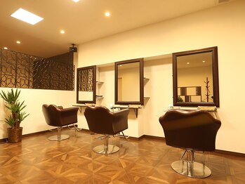 カルロッタ(CARLOTTA)の写真/【マンツーマン施術×駐車場あり◎】一人のスタイリストが最後まで担当！要望やお悩みを伝えやすく安心＊