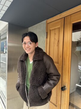 余白で整える、30代の重めナチュラルショート