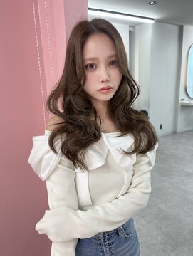 リッカ(LICCA) (licca内堀)センター分け×ヘーゼルベージュ×透明感カラー