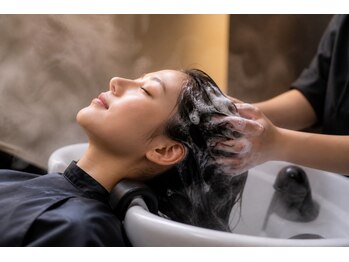 プレステージソファ 仙台(prestige Sofa)の写真/《全席個室》健康な頭皮環境で美髪をKEEP!!<ヘッドキュア>でエイジングケアやリフトUP効果も◎