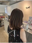 寒色ブラウン×くびれスタイル