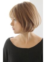 レウナ 外苑前(Reuna)&nbsp;グレージュカラー　シルエットが綺麗な大人ボブ