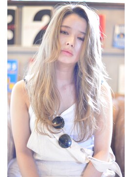 ラべリー 池袋(LOVELEY) ブロンド外国人風ヘア  ブリーチ　【池袋】