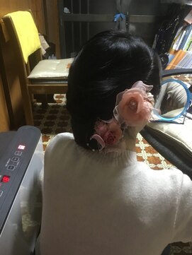 美容室 髪ふうせん シニヨンスタイルと