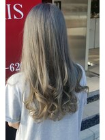 ヘアーアンドメイク アフロディーテ(APHRODITE)&nbsp;外国人風シルバーアッシュ