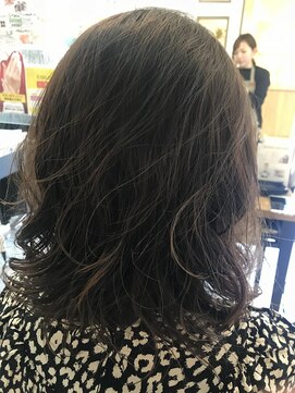レイフィールド 長嶺店(RAY Field) ミディアムルーズパーマスタイル