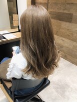 ビヨウシツ ポスタ&nbsp;ベージュ×ロング　正木ゆかり