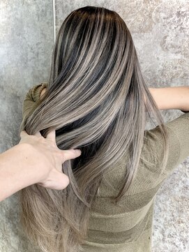 ゴリラビスケッツ(GORILLA BISCUITS) コントラストハッキリバレイヤージュ［桜木町/横浜/］