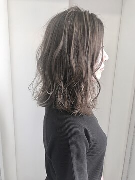 ヘアーデザイン シュシュ(hair design Chou Chou by Yone) 大人かわいい細めハイライト×アッシュベージュ♪