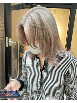 トレス(TRESS) ホワイトグレージュ レイヤーボブ ペールベージュ