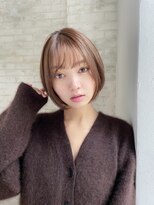 ジョエミバイアンアミ(joemi by Un ami)&nbsp;【joemi】斜めバンググレージュカラーシルキーベージュ(小倉太郎