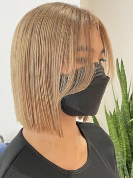 ヨロ 小岩(YOLO) ハイライトカラーミルクティーベージュケアブリーチダブルカラー