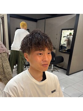 アイズ 海老名(AIZU) 縦落ちツイスト 縦落ちスパイラル ツイストスパイラルパーマ