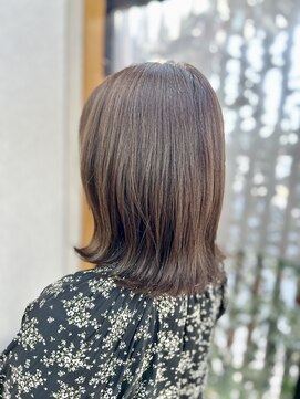 グレージュ×外ハネボブ