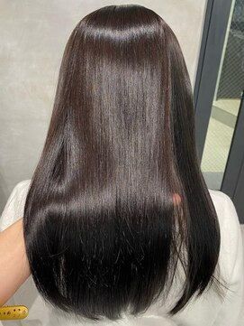 シャルムバイケンジ(Charm.by KENJE) 黒髪クラゲヘアーオリーブグレー小顔ココアベージュ銀座有楽町