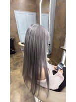 シャル 平塚(shalu)&nbsp;透明感たっぷりホワイトグレー