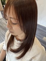 ティムール(TIMUR) サイドレイヤーで軽さをおもみを残したナチュラルストレート