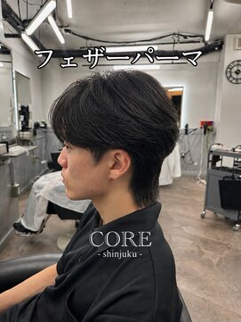 コア 新宿(CORE) 韓国風ナチュラルフェザーパーマ