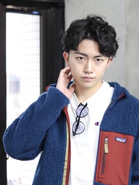 キラキラ(KIRAKIRA) ツーブロック 無造作ショート アップバング マッシュパーマ