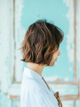 チェス(CHESS) 耳かけショートボブ