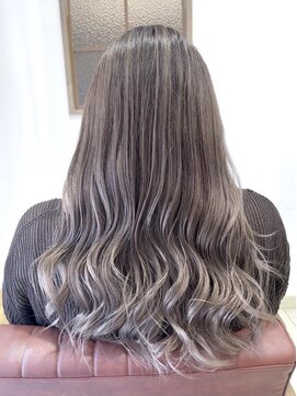 クアトログランシュ ひたちなか店(QUATRO×GranCieux) エアタッチバレイヤージュ×ホワイトミルクティー