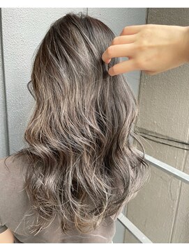 ロロ(ro-ro) 【恵比寿ro-ro】ハイライト×シルバーベージュ