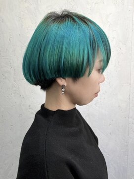 ザヘアメイクシェア(THE -HAIR MAKE SHARE-) 個性派ターコイズブルー☆アシメボブ