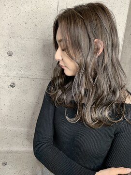 オリンテ バイ レシッド 表参道(orente by rcid) 小顔レイヤーロングくびれヘア×アッシュオリーブカーキベージュ