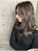 小顔レイヤーロングくびれヘア×アッシュオリーブカーキベージュ