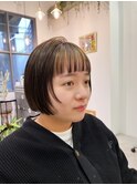 オン眉ボブ