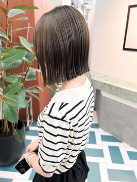 ノエ(noe) 切りっぱなしボブ×オリーブベージュ