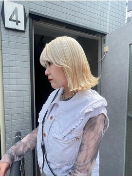 ジーナ(XENA) ホワイトカラー