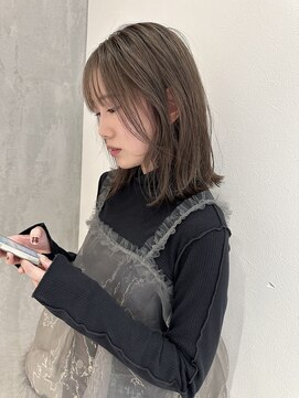 ヨーク(YOKE) YOKE 顔周りレイヤーボブ外ハネボブボブアッシュベージュ透明感