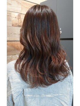 ベイショア(Bay Shore NY) 大人可愛いゆる巻きベージュ