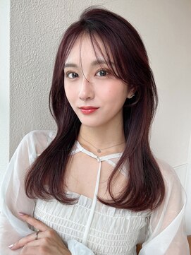 アフロート ディル(AFLOAT D'L) 20代に人気!顔周りの後れ毛がかわいいシャギーレイヤーロング