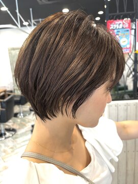 リノナ(Linona) やわらかミディアムワンカールパーマカーキグレージュ前髪錦糸町